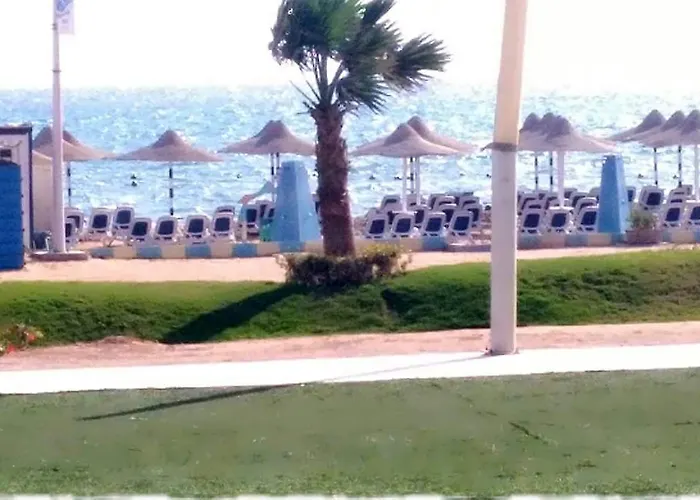 Sea View Chalet In Porto South *